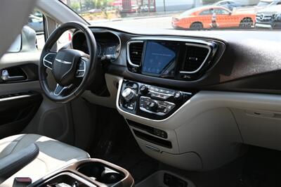 2018 Chrysler Pacifica Touring L   - Photo 55 - Norwalk, CA 90650-2241