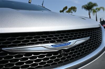 2018 Chrysler Pacifica Touring L   - Photo 6 - Norwalk, CA 90650-2241