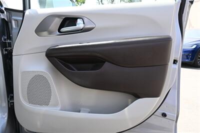 2018 Chrysler Pacifica Touring L   - Photo 56 - Norwalk, CA 90650-2241