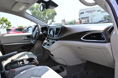 2018 Chrysler Pacifica Touring L   - Photo 60 - Norwalk, CA 90650-2241