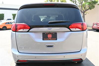 2018 Chrysler Pacifica Touring L   - Photo 19 - Norwalk, CA 90650-2241