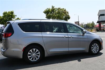 2018 Chrysler Pacifica Touring L   - Photo 25 - Norwalk, CA 90650-2241