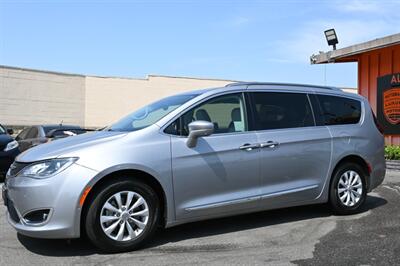 2018 Chrysler Pacifica Touring L   - Photo 12 - Norwalk, CA 90650-2241