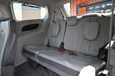 2018 Chrysler Pacifica Touring L   - Photo 45 - Norwalk, CA 90650-2241