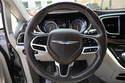 2018 Chrysler Pacifica Touring L   - Photo 40 - Norwalk, CA 90650-2241