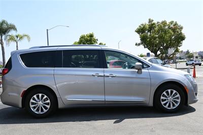 2018 Chrysler Pacifica Touring L   - Photo 26 - Norwalk, CA 90650-2241