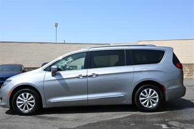 2018 Chrysler Pacifica Touring L   - Photo 13 - Norwalk, CA 90650-2241