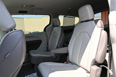 2018 Chrysler Pacifica Touring L   - Photo 44 - Norwalk, CA 90650-2241
