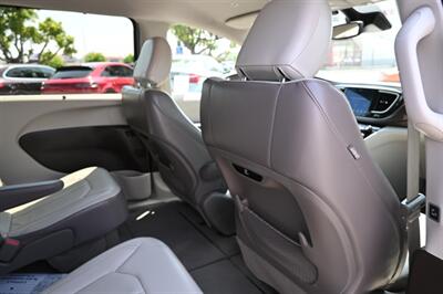 2018 Chrysler Pacifica Touring L   - Photo 54 - Norwalk, CA 90650-2241