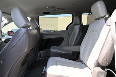 2018 Chrysler Pacifica Touring L   - Photo 43 - Norwalk, CA 90650-2241