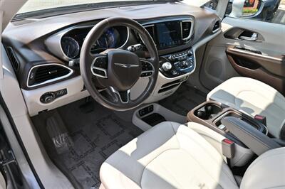 2018 Chrysler Pacifica Touring L   - Photo 35 - Norwalk, CA 90650-2241