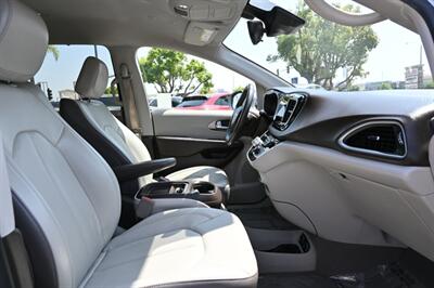 2018 Chrysler Pacifica Touring L   - Photo 59 - Norwalk, CA 90650-2241