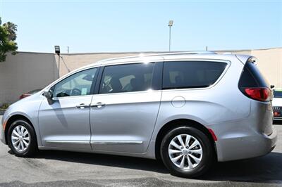 2018 Chrysler Pacifica Touring L   - Photo 14 - Norwalk, CA 90650-2241
