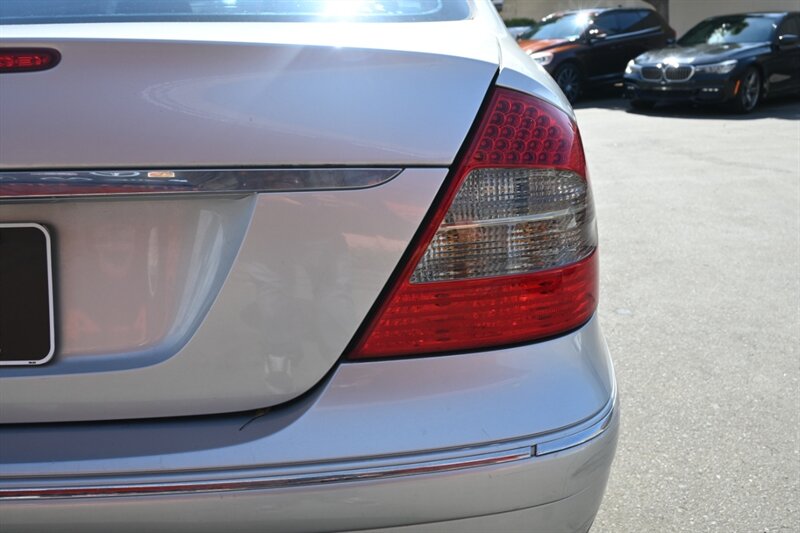 2008 Mercedes Benz E 350 photo 11