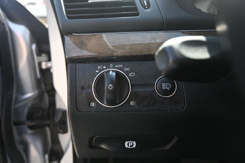 2008 Mercedes Benz E 350 photo 29