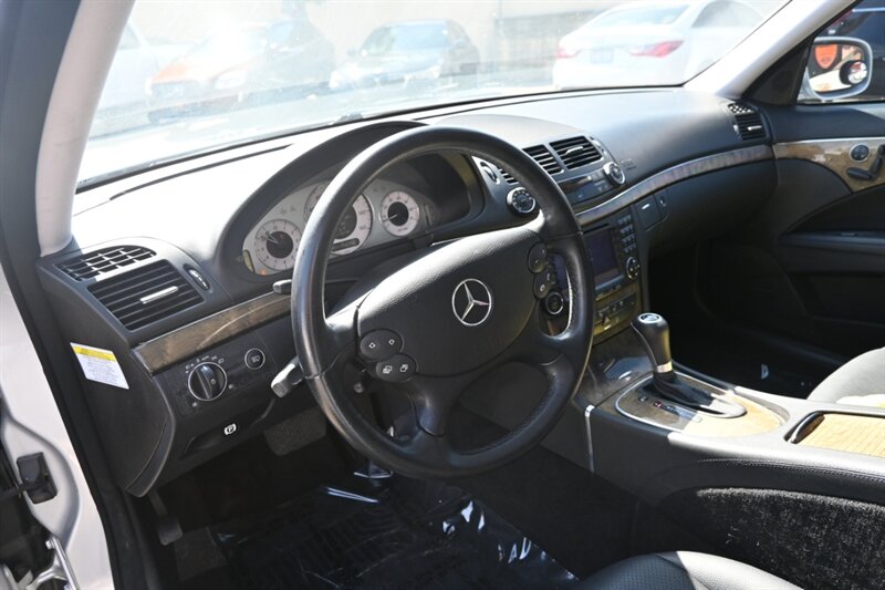 2008 Mercedes Benz E 350 photo 23