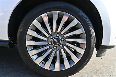 2018 Lincoln Navigator L Reserve   - Photo 15 - Norwalk, CA 90650-2241