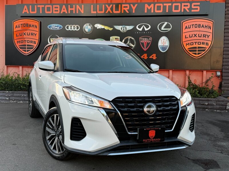 2022 Nissan Kicks SV  