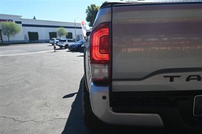 2016 Toyota Tacoma TRD Off-Road   - Photo 9 - Norwalk, CA 90650-2241