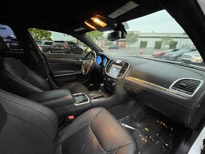 2012 Chrysler 300 C   - Photo 40 - Norwalk, CA 90650-2241