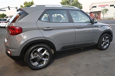 2020 Hyundai VENUE SEL   - Photo 17 - Norwalk, CA 90650-2241