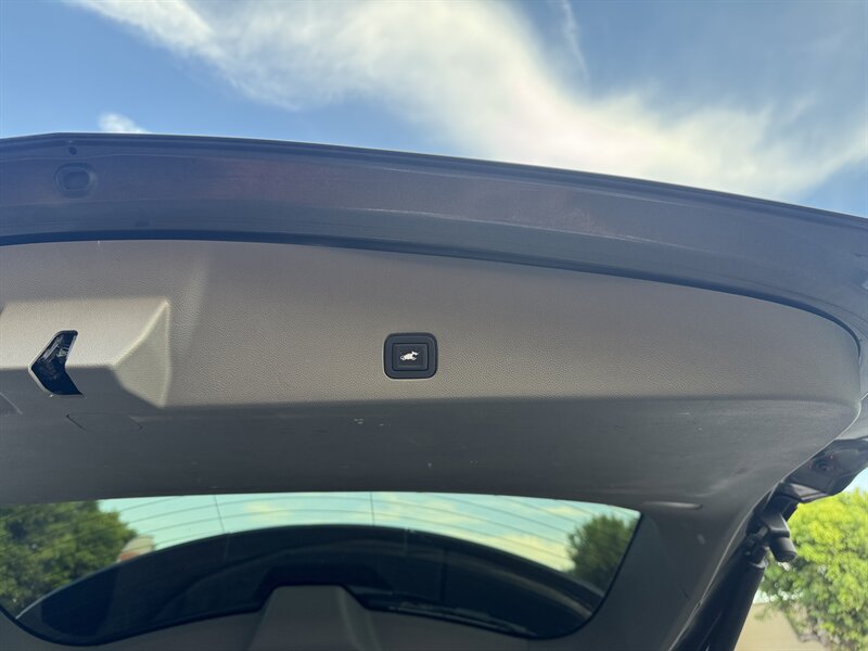 2020 Cadillac XT6 Premium Luxury - Photo 21 - Norwalk, CA 90650-2241