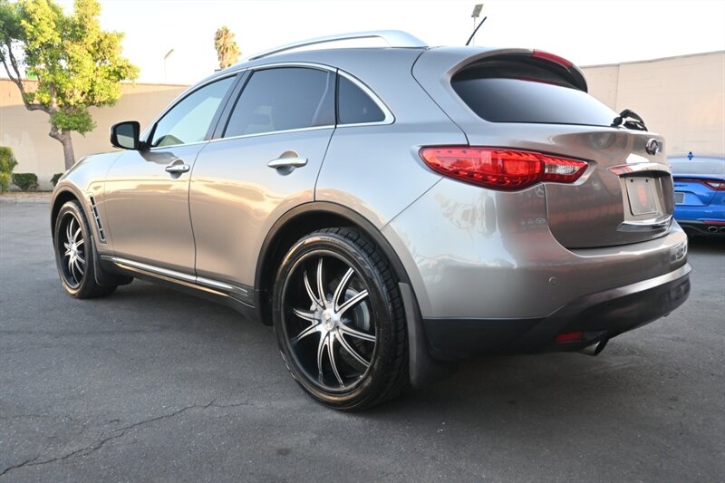 2009 Infiniti FX50 photo 3