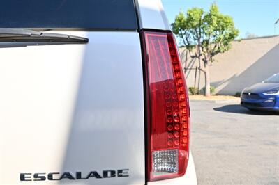 2014 Cadillac Escalade ESV Platinum   - Photo 22 - Norwalk, CA 90650-2241