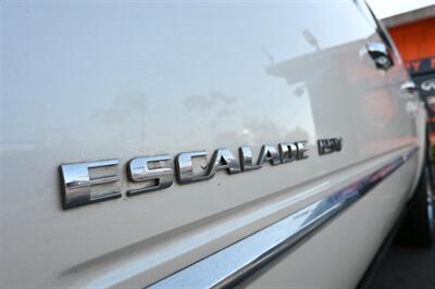 2014 Cadillac Escalade ESV Platinum   - Photo 11 - Norwalk, CA 90650-2241
