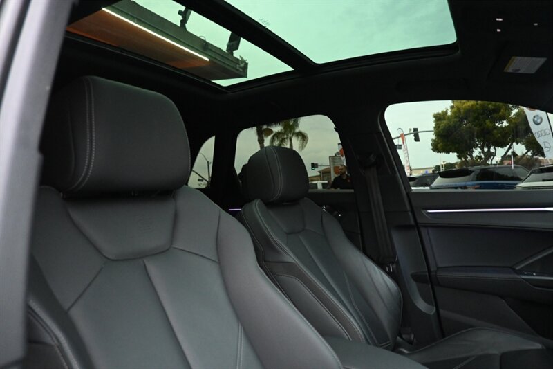 2021 Audi Q3 S line Premium Plus photo 54