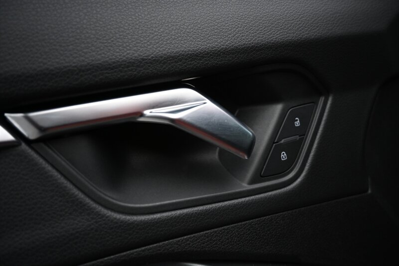 2021 Audi Q3 S line Premium Plus photo 18