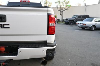 2017 GMC Sierra 2500HD Denali - Photo 11 - Norwalk, CA 90650-2241