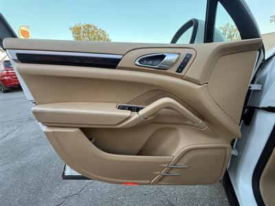 2014 Porsche Cayenne Diesel   - Photo 17 - Norwalk, CA 90650-2241