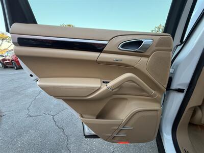 2014 Porsche Cayenne Diesel   - Photo 26 - Norwalk, CA 90650-2241