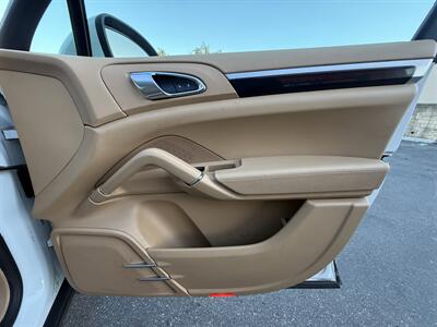2014 Porsche Cayenne Diesel   - Photo 39 - Norwalk, CA 90650-2241