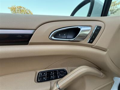 2014 Porsche Cayenne Diesel   - Photo 22 - Norwalk, CA 90650-2241