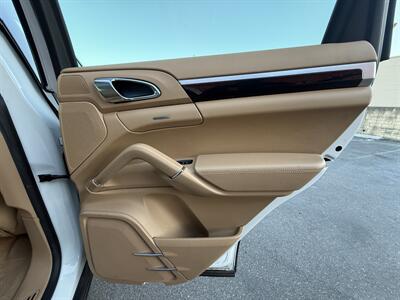 2014 Porsche Cayenne Diesel   - Photo 36 - Norwalk, CA 90650-2241