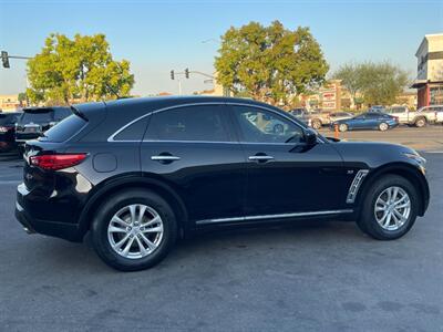 2017 INFINITI QX70   - Photo 16 - Norwalk, CA 90650-2241