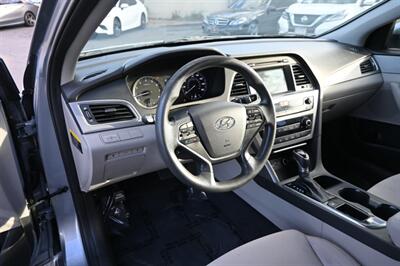 2017 Hyundai SONATA SE - Photo 24 - Norwalk, CA 90650-2241