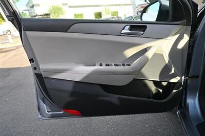 2017 Hyundai SONATA SE - Photo 17 - Norwalk, CA 90650-2241