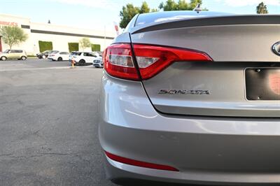 2017 Hyundai SONATA SE - Photo 9 - Norwalk, CA 90650-2241
