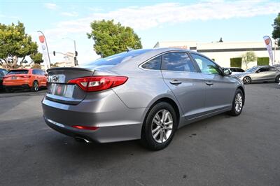 2017 Hyundai SONATA SE - Photo 12 - Norwalk, CA 90650-2241
