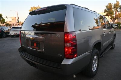 2007 Chevrolet Suburban LT   - Photo 12 - Norwalk, CA 90650-2241
