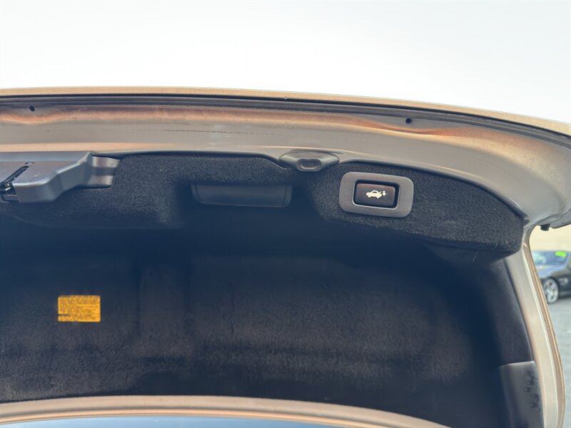 2012 Lexus LS 460 - Photo 18 - Norwalk, CA 90650-2241