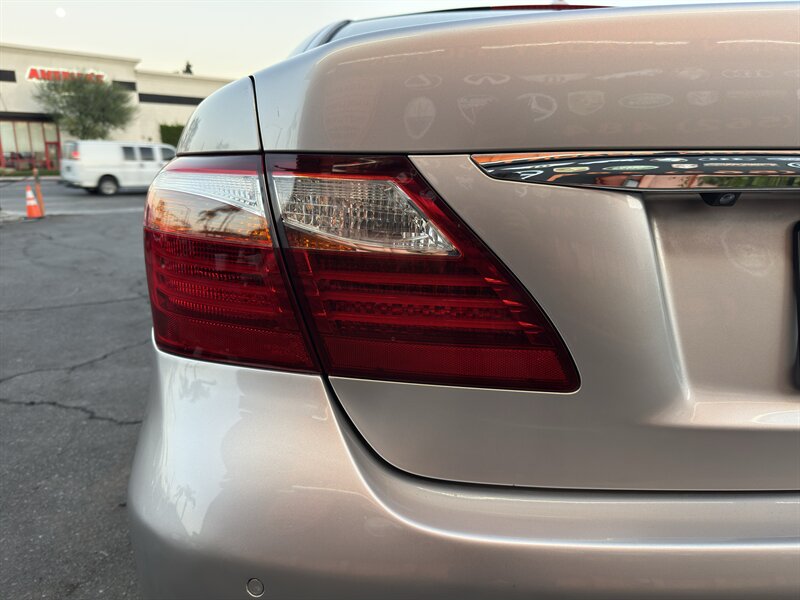 2012 Lexus LS 460 - Photo 14 - Norwalk, CA 90650-2241