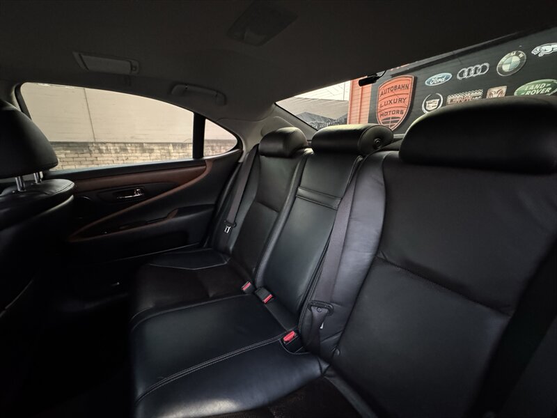 2012 Lexus LS 460 - Photo 33 - Norwalk, CA 90650-2241