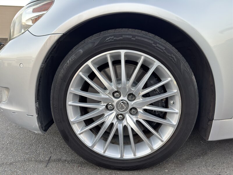 2012 Lexus LS 460 - Photo 7 - Norwalk, CA 90650-2241