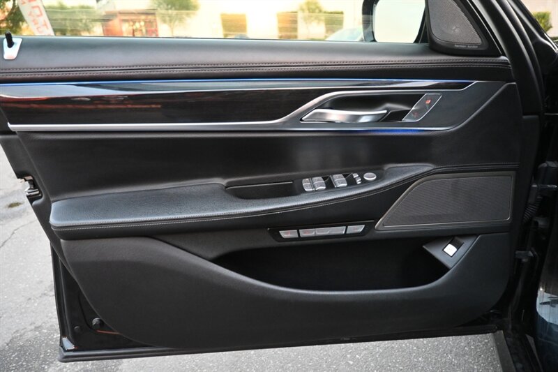 2016 Bmw 740i 7-series photo 17
