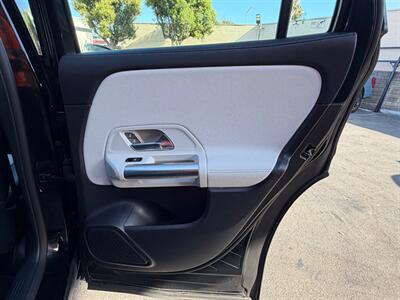 2022 Mercedes-Benz GLA AMG GLA 35   - Photo 19 - Norwalk, CA 90650-2241