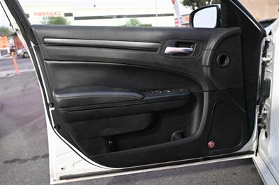 2016 Chrysler 300 S   - Photo 17 - Norwalk, CA 90650-2241